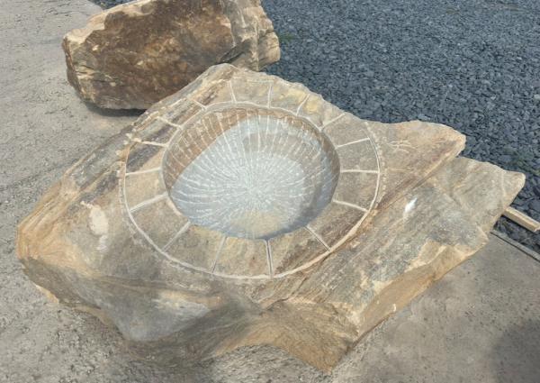 Очаг кострище в глыбе природного камня — фото 3